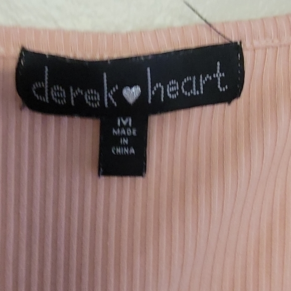 Derek Heart Rauched‎ Sleeve Blouse - Picture 2 of 4